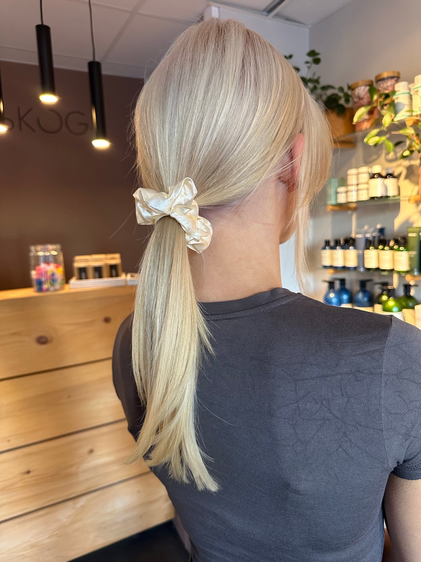 Satin schrunchie soft white
