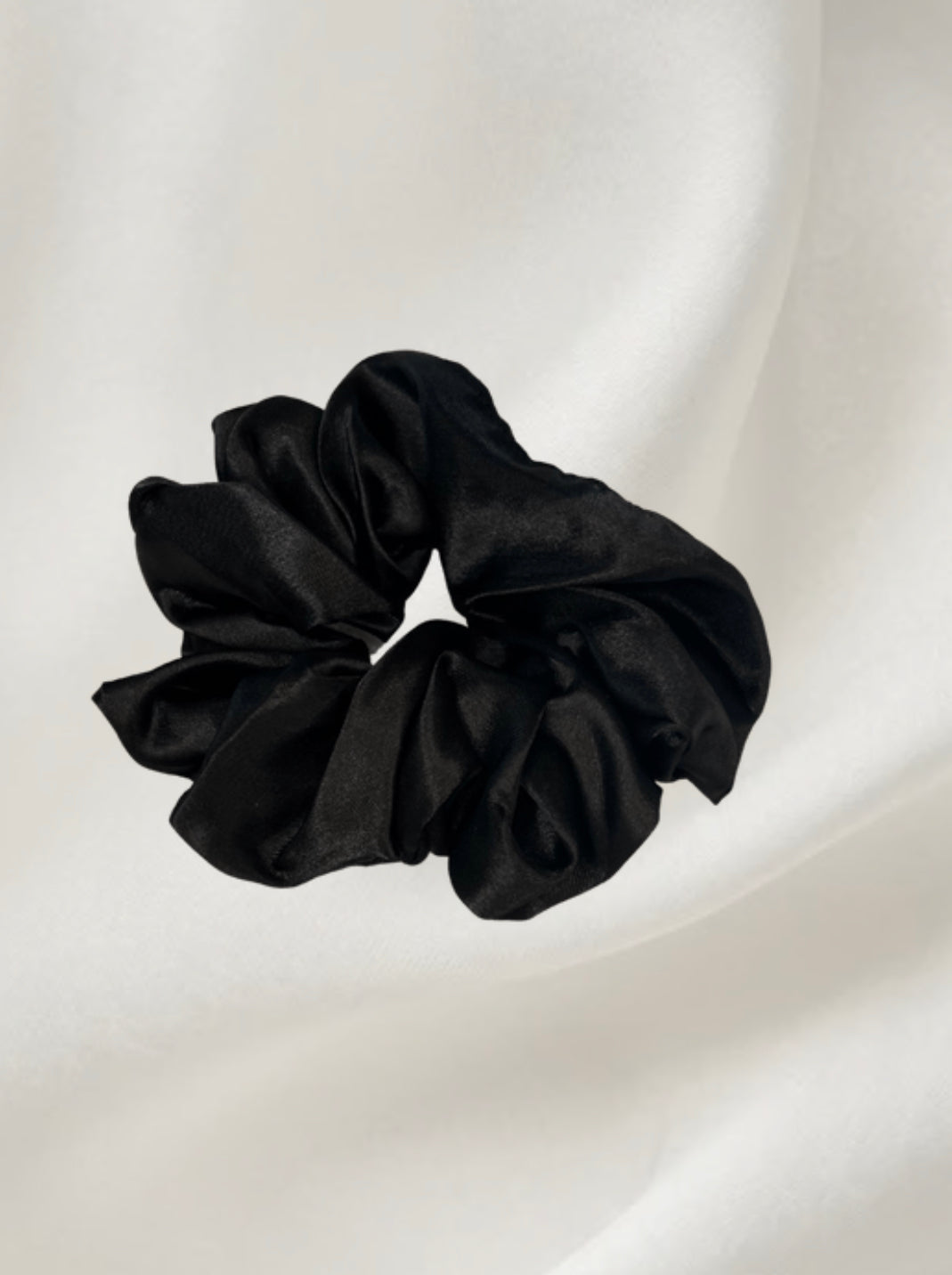 Satin schrunchie black
