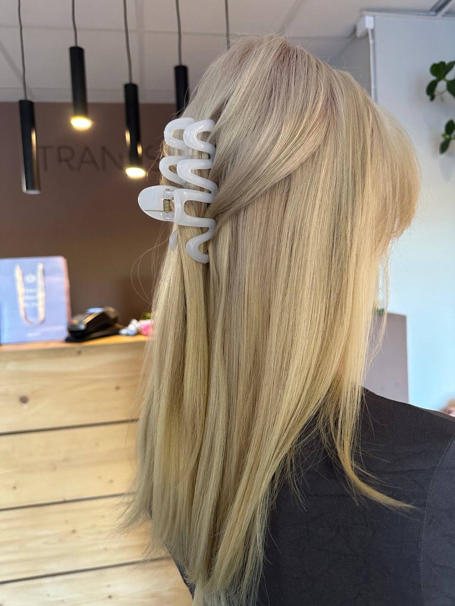 Hair clip transparent wavy